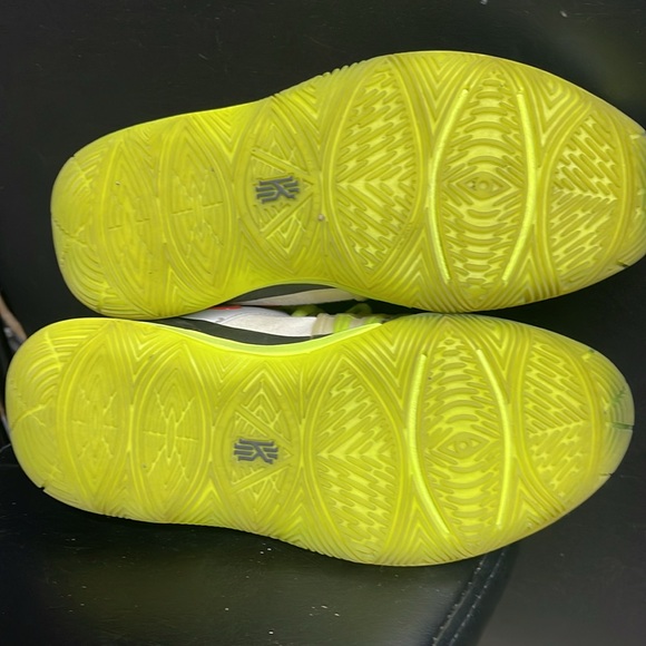 EUC ROKIT x Kyrie 5 GS 'All Star' Boys Size 6Y Nike basketball shoes - Picture 6 of 13